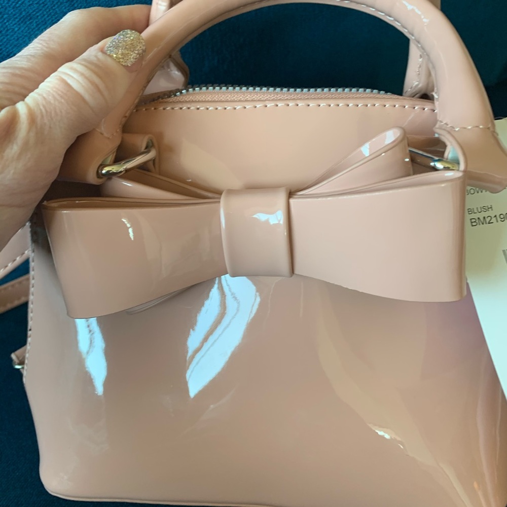 NWT Adorable Betsey Johnson bow bag - Picture 3 of 5